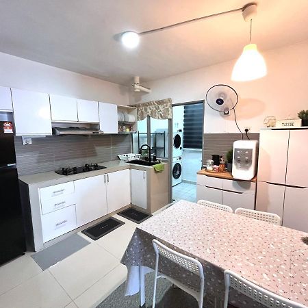 Naura Homestay Selangor Kuala Lumpur 바투케이브 외부 사진