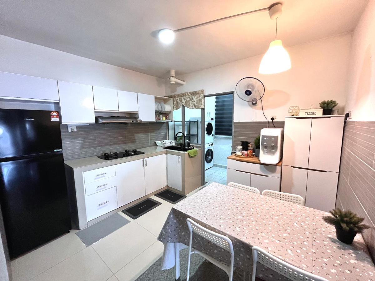 Naura Homestay Selangor Kuala Lumpur 바투케이브 외부 사진